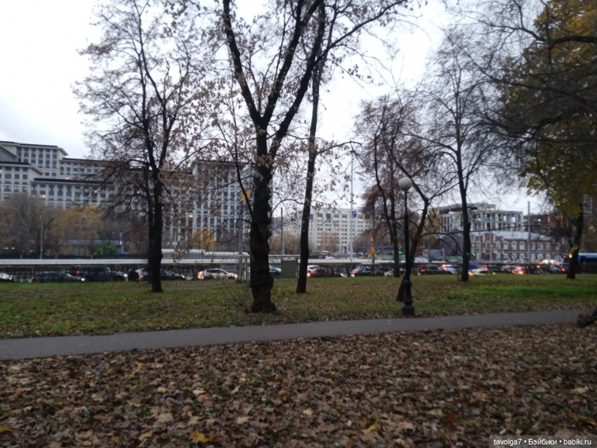 Хильди Remco и друзья в Петровском парке в Москве