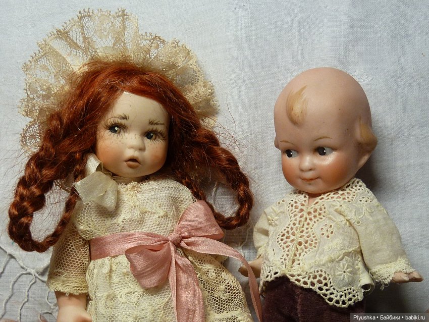 Рассматривая старые фотографии