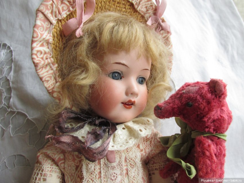 Рассматривая старые фотографии