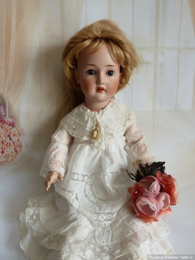 Рассматривая старые фотографии