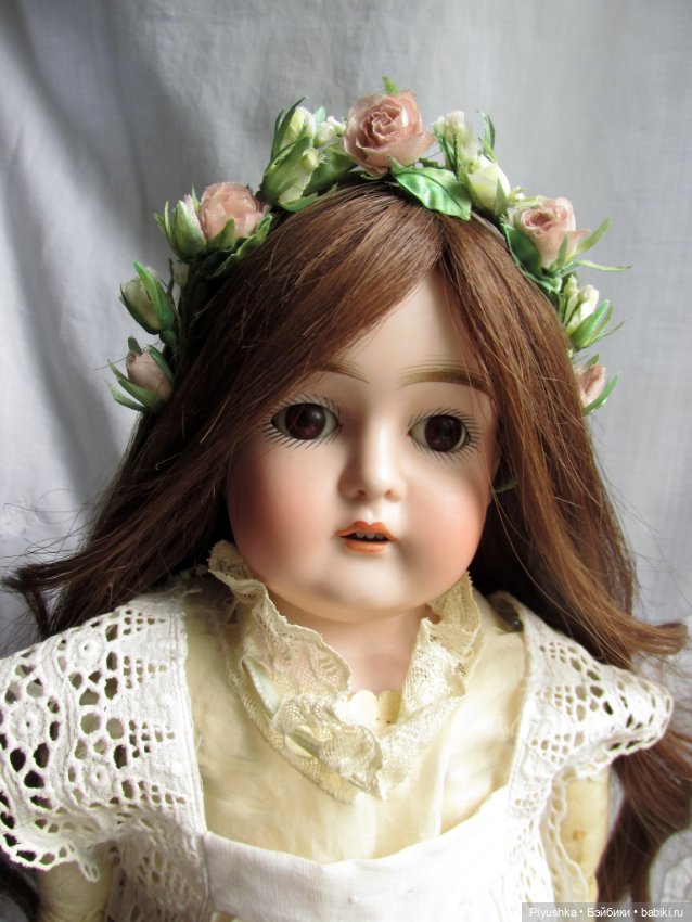 Рассматривая старые фотографии