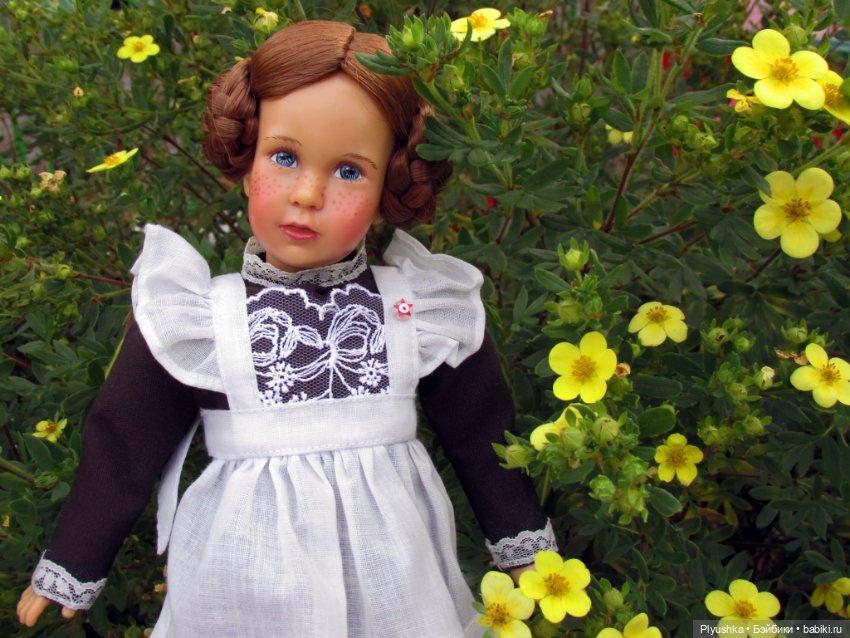 Рассматривая старые фотографии