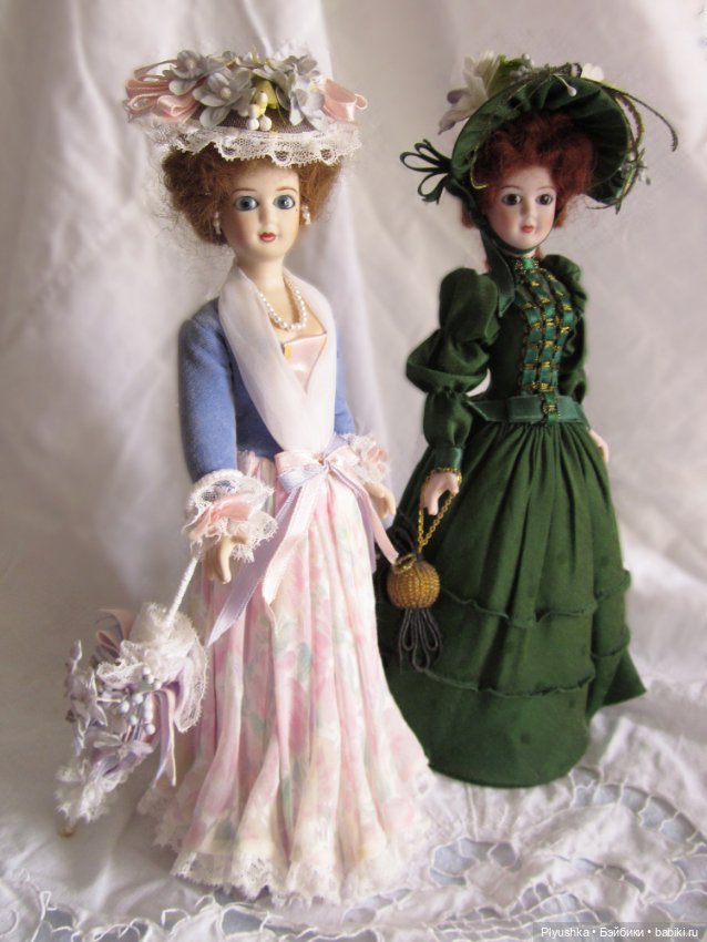 Рассматривая старые фотографии