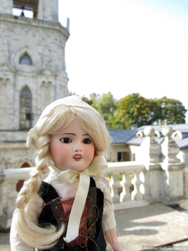 Рассматривая старые фотографии