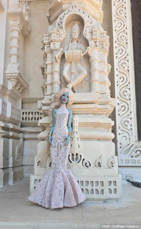 Эйра в конкурсных босоножках или как заманить к себе в топик Единственную и Неповторимую