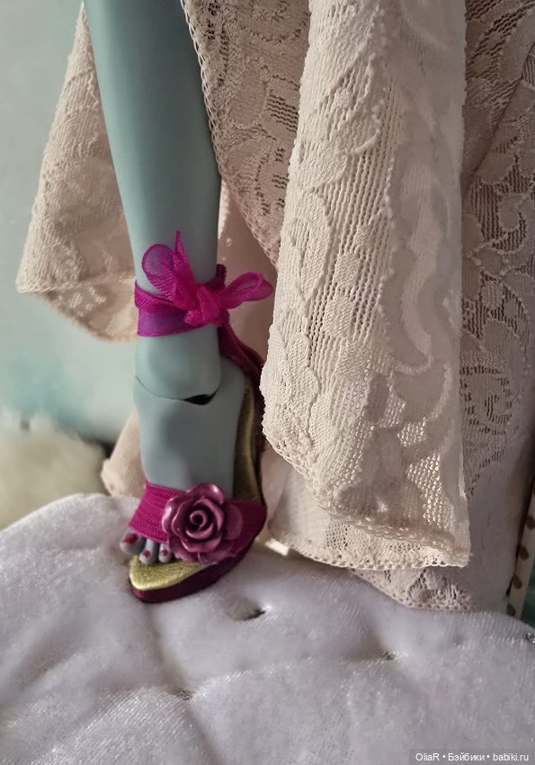 Эйра в конкурсных босоножках или как заманить к себе в топик Единственную и Неповторимую (фото 3)