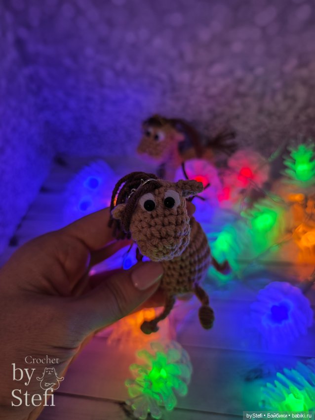 Конь Беж-Беж — Вязаные игрушки и амигуруми: крючком