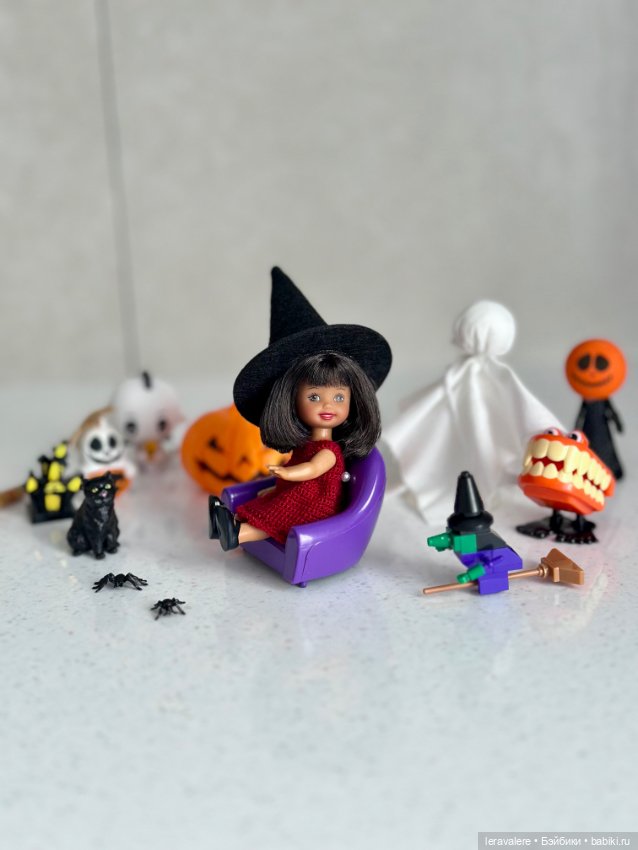 Фотоподборка к хеллоуину — Коллекции игровых кукол (Playline): фото полок