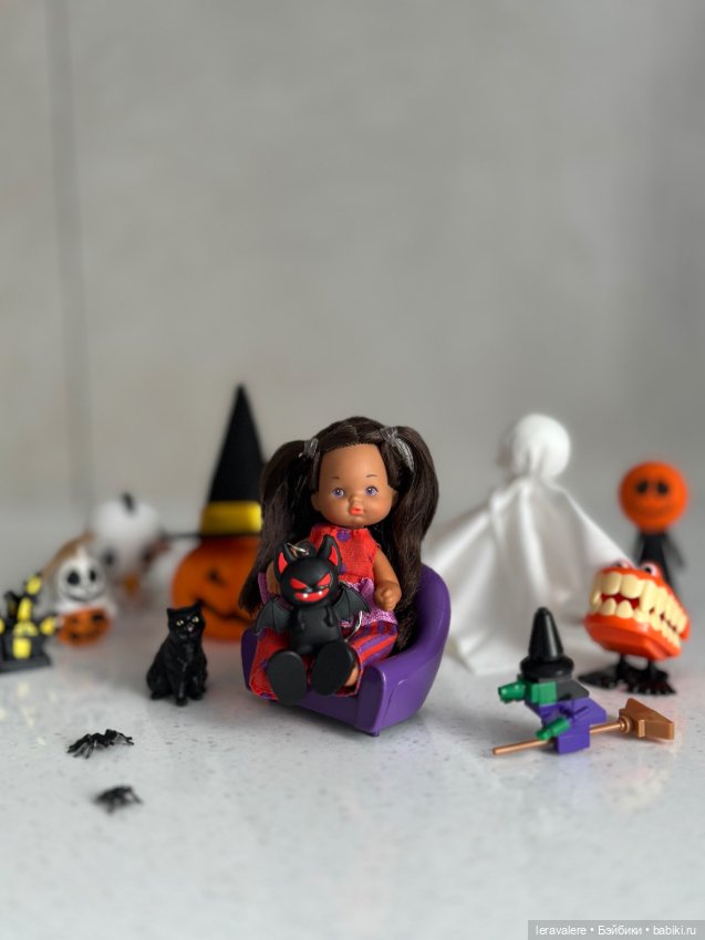 Фотоподборка к хеллоуину — Коллекции игровых кукол (Playline): фото полок