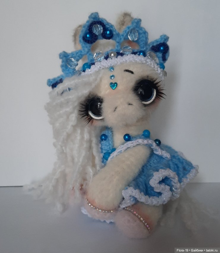 Лошадка Снегурочка — Вязаные игрушки и амигуруми: крючком (фото 2)