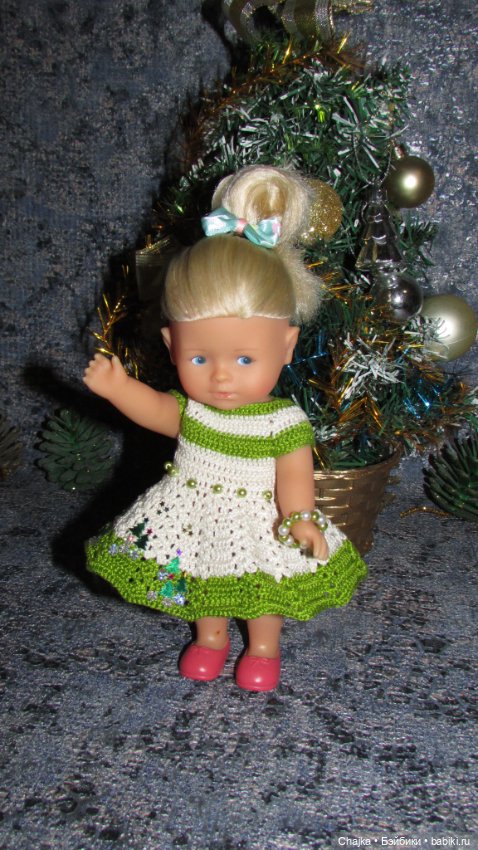 Вязаное платье «Новогодняя ёлочка» на кукол Corolle mini 20 см. Предновогодний показ "Рождественская Сказка для кукол"