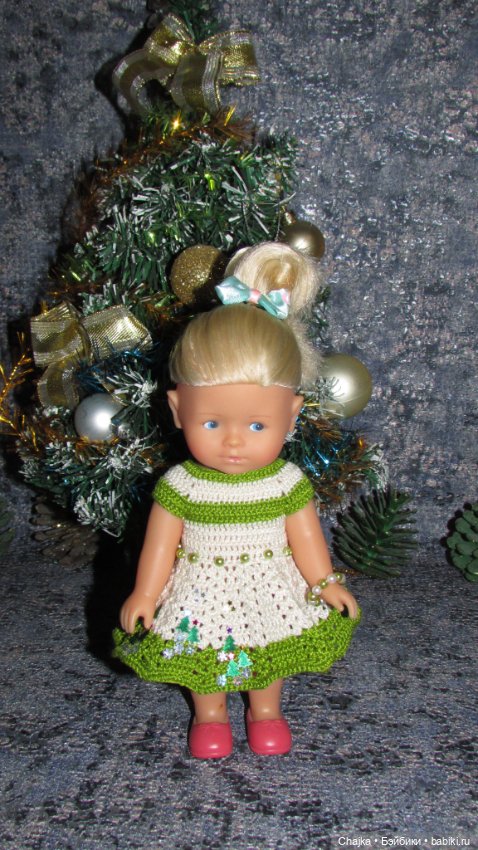 Вязаное платье «Новогодняя ёлочка» на кукол Corolle mini 20 см. Предновогодний показ "Рождественская Сказка для кукол"