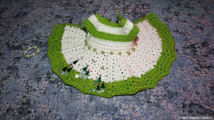 Вязаное платье «Новогодняя ёлочка» на кукол Corolle mini 20 см. Предновогодний показ "Рождественская Сказка для кукол" (фото 8)