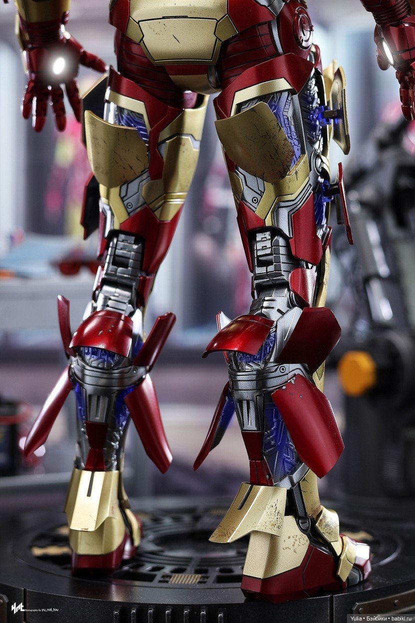 Фигурка Железного человека Mark XLII (2.0) - Hot Toys (фото 5)
