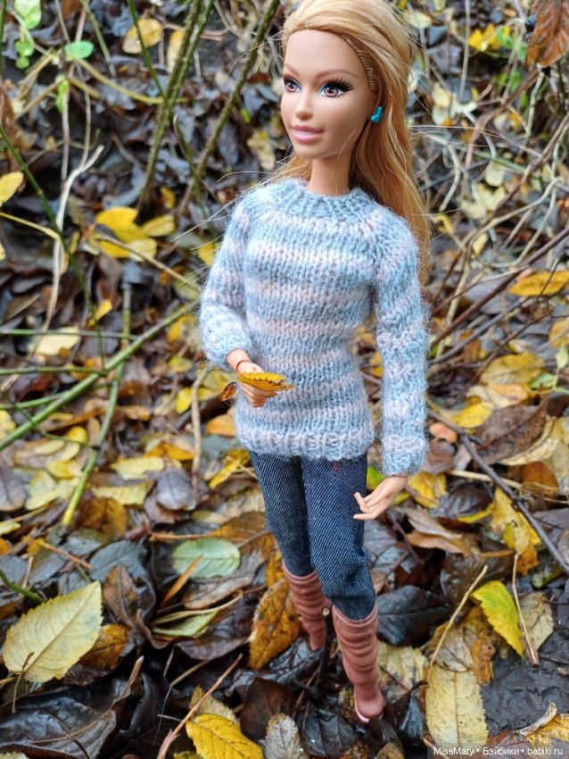 Аманда и опавшие жёлтые листья 🍂