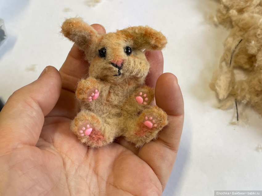 Зайка из пушистой проволоки (фото 7)