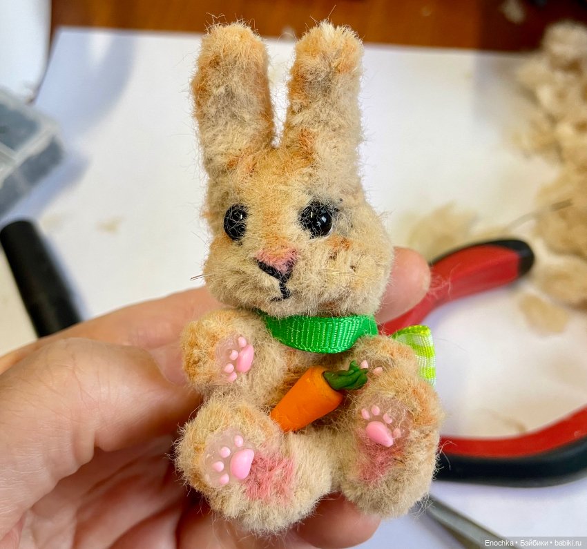 Зайка из пушистой проволоки (фото 10)