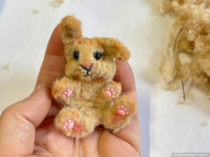 Зайка из пушистой проволоки (фото 8)