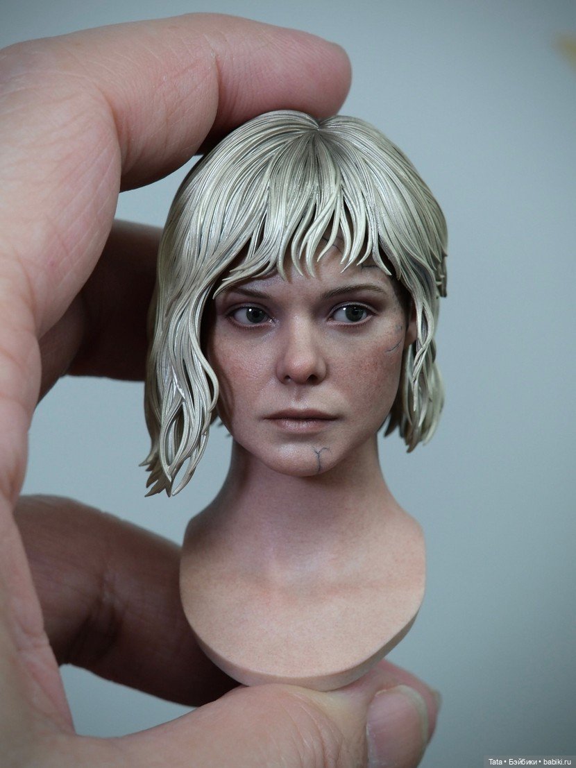 Hot Toys - скульпт андроида Тии (фото 2)