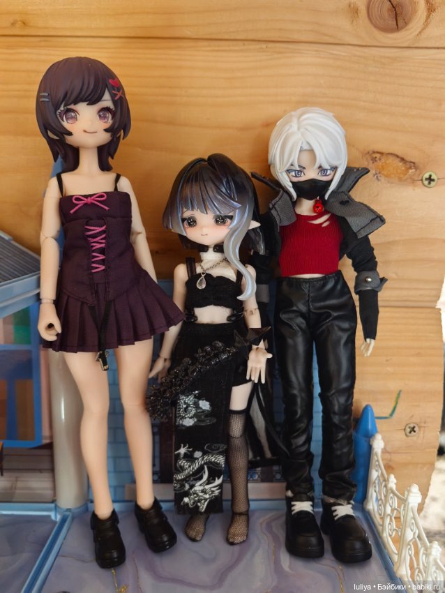 Морские самоцветы, серебристая змея