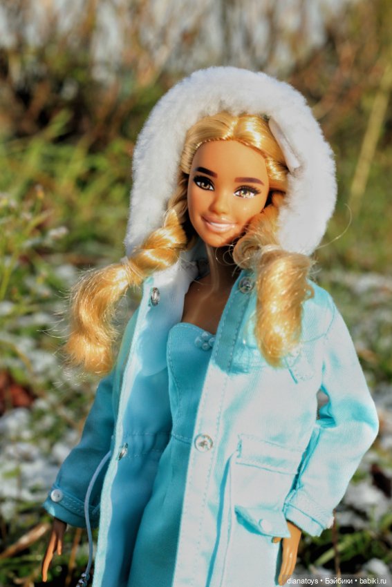 Первый снежок и моя Улыбашка 173 в новой курточке