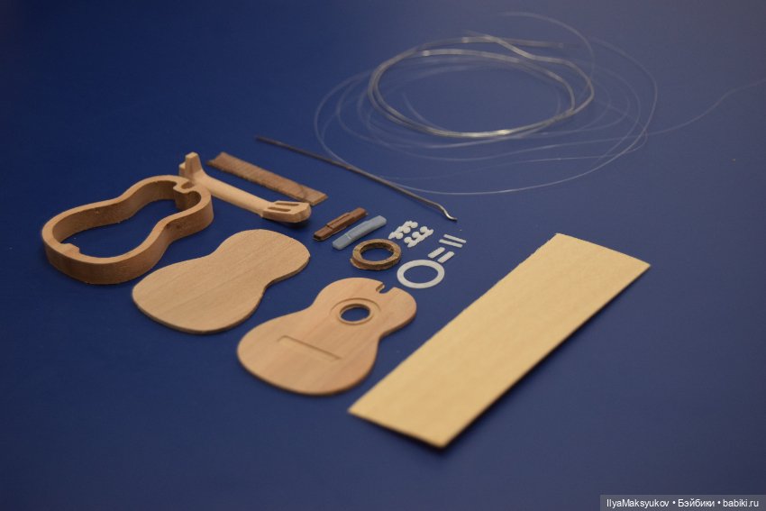 Набор для сборки классической гитары 1/12