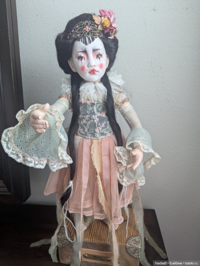 Beatrice Perini большая шарнирная фарфоровая кукла ООАК