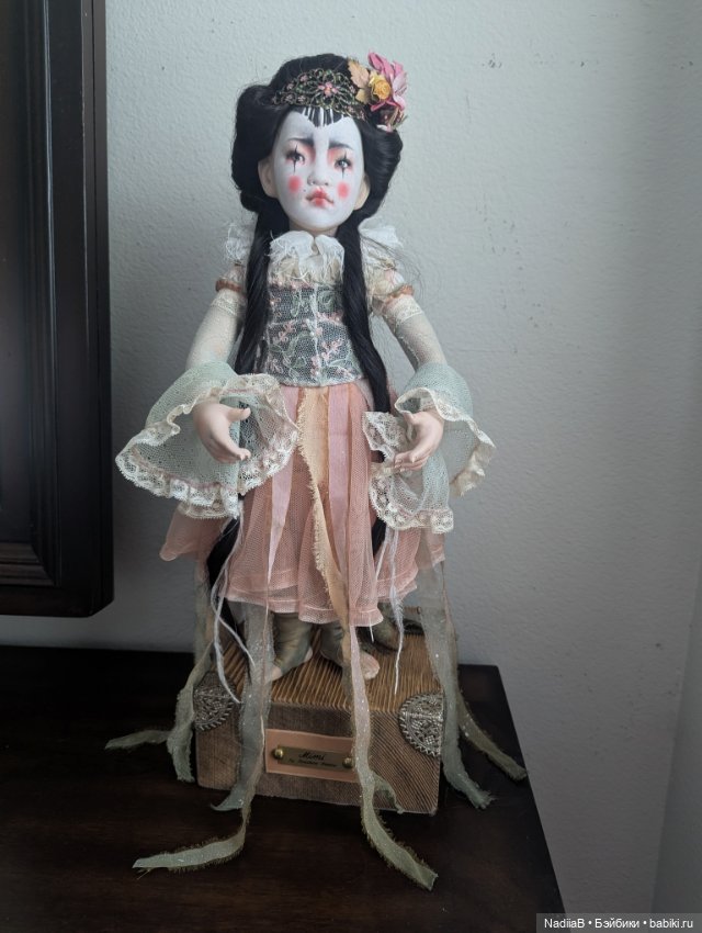 Beatrice Perini большая шарнирная фарфоровая кукла ООАК