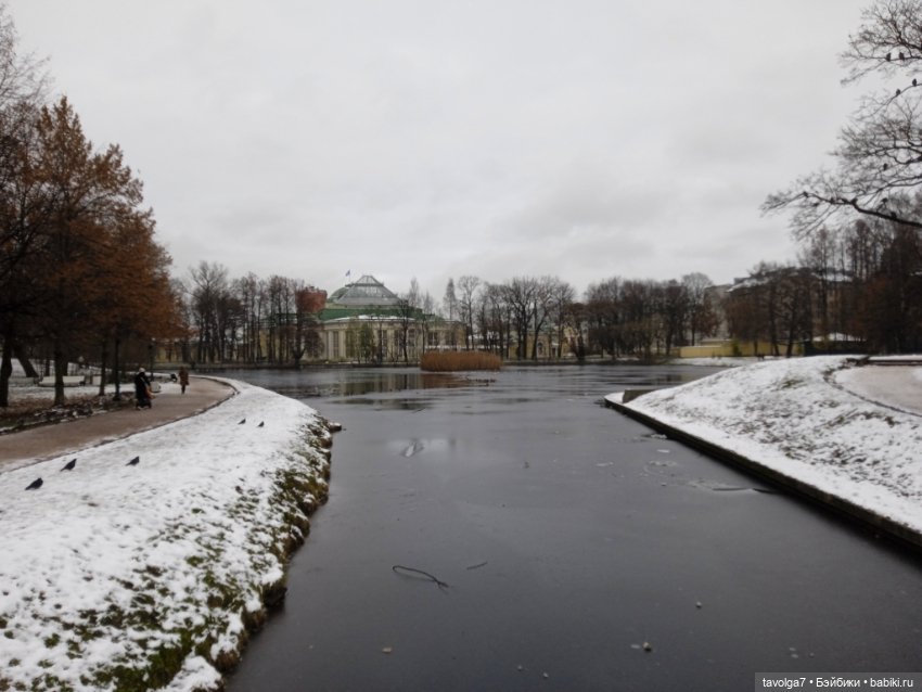 Lori идеальная туристка в Питере (фото 5)