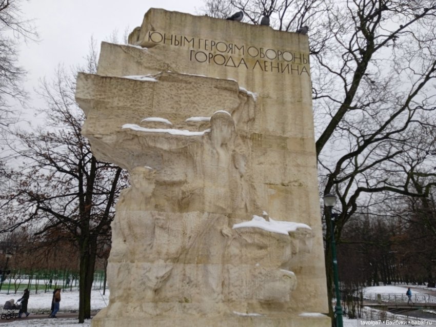 Lori идеальная туристка в Питере (фото 7)