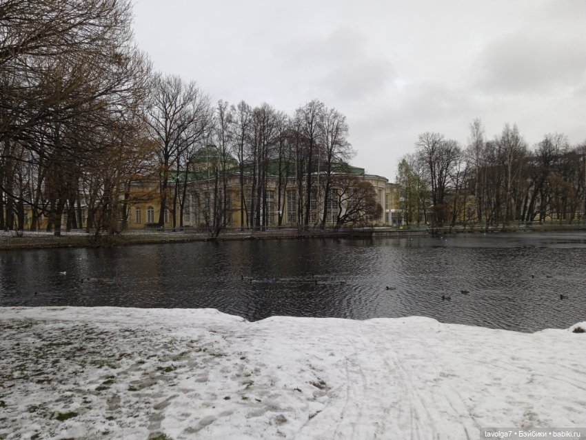 Lori идеальная туристка в Питере (фото 2)