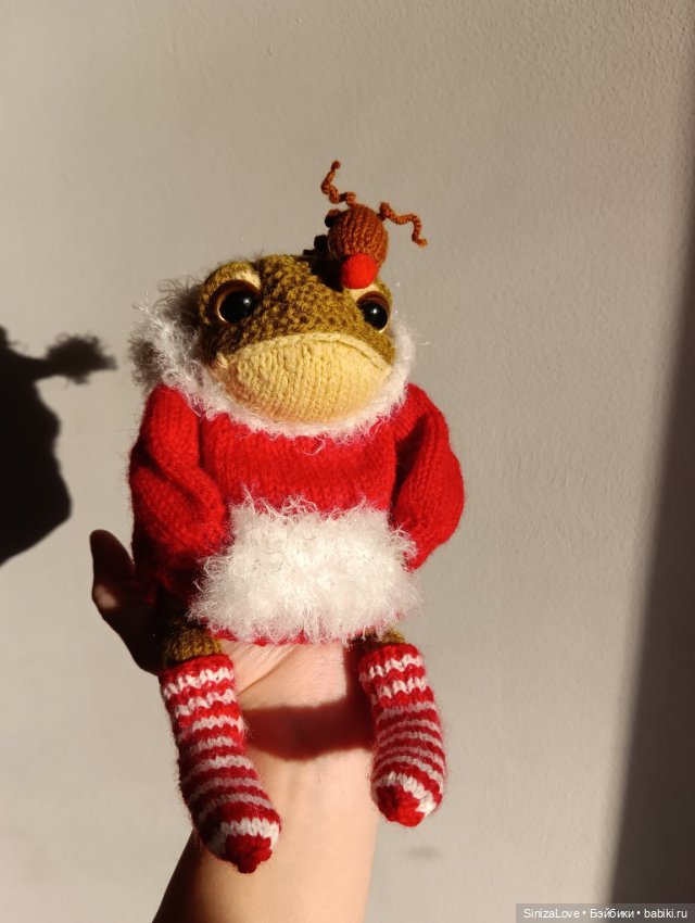 Гришка, похититель вязаных ёлок 😁