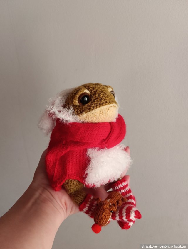 Гришка, похититель вязаных ёлок 😁 (фото 8)