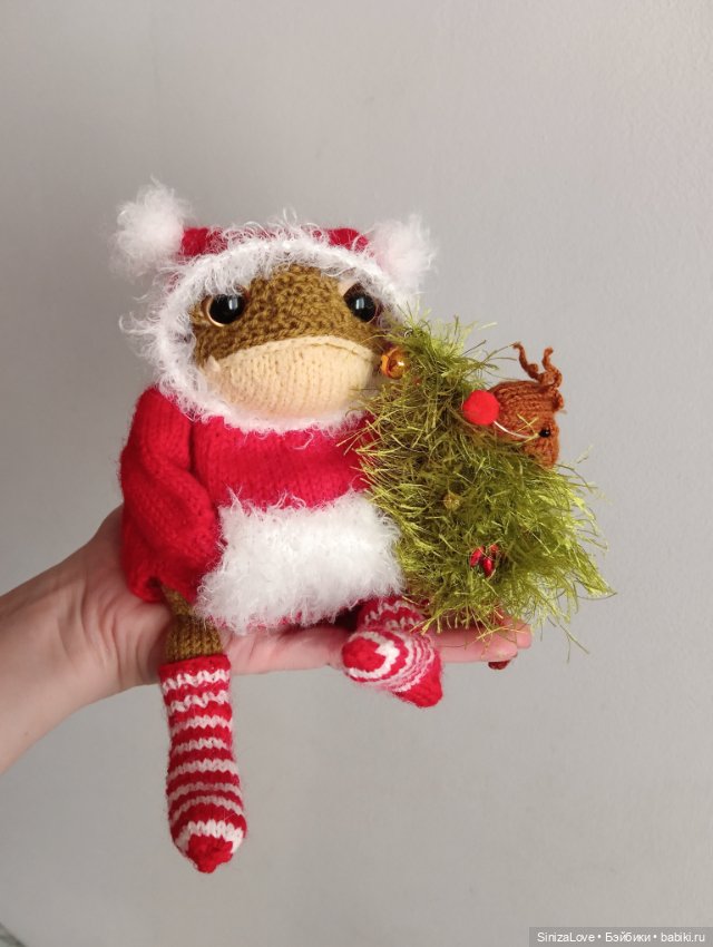 Гришка, похититель вязаных ёлок 😁 (фото 4)