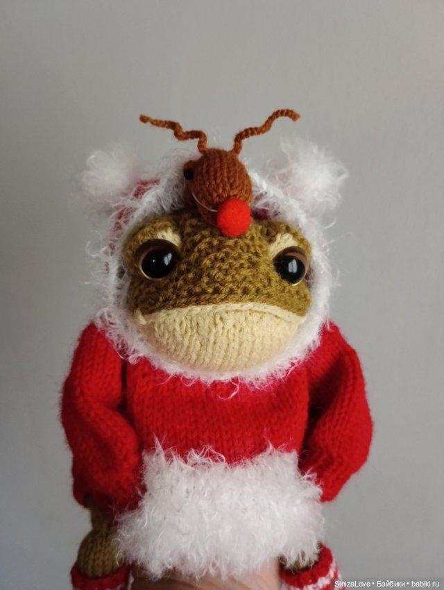 Гришка, похититель вязаных ёлок 😁