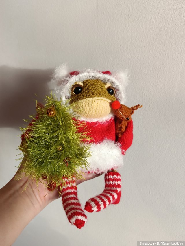 Гришка, похититель вязаных ёлок 😁 (фото 2)