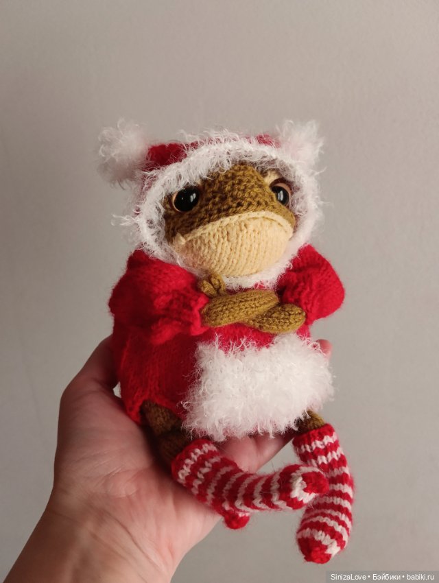 Гришка, похититель вязаных ёлок 😁