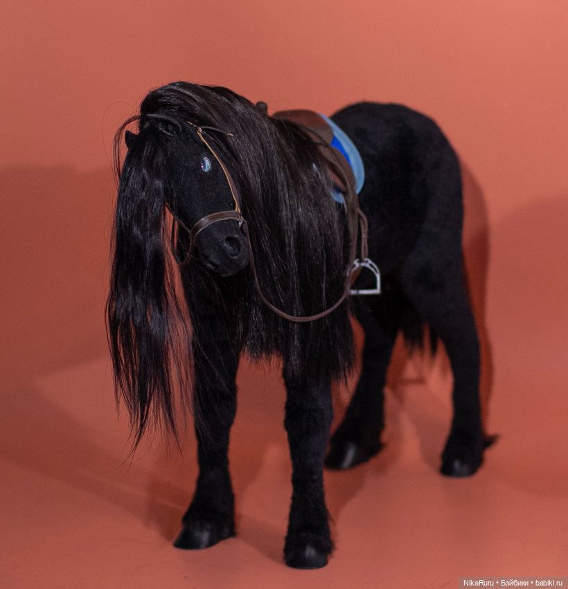 Черный красавец — Игрушки в смешанной технике (мех и глина): Арт (фото 2)