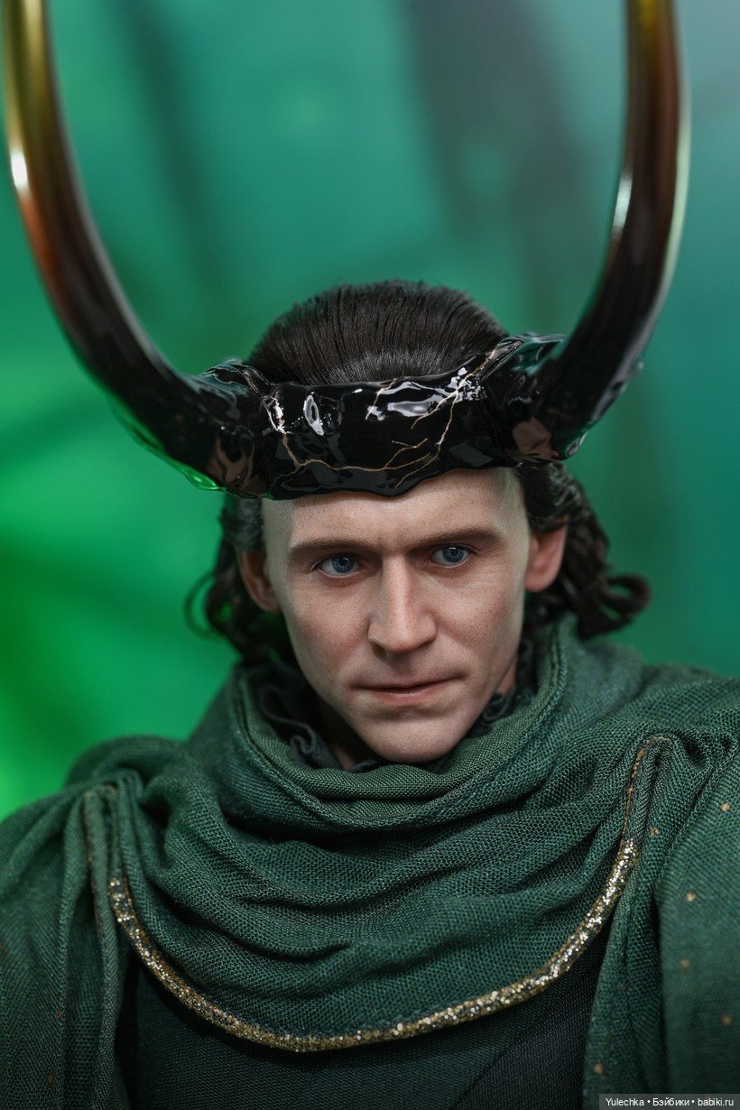 Фигурка Бога Локи - Hot Toys (фото 6)