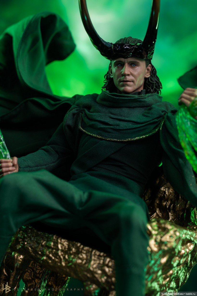 Фигурка Бога Локи - Hot Toys (фото 7)