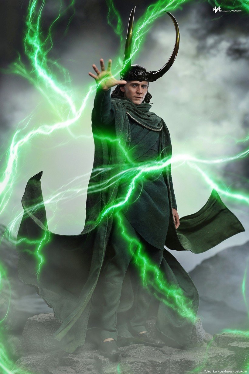 Фигурка Бога Локи - Hot Toys (фото 9)