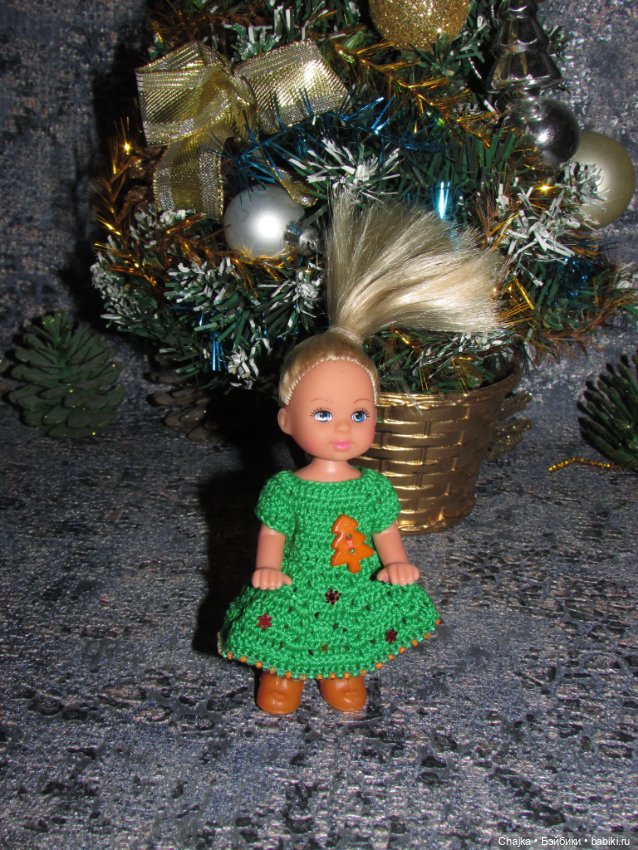 Вязаные платья на кукол Evi simba — Еви (11 см) - "Зимний Лес". Предновогодний показ "Рождественская Сказка для кукол" (фото 3)