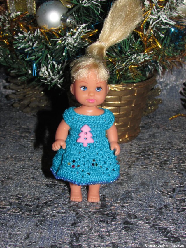 Вязаные платья на кукол Evi simba — Еви (11 см) - "Зимний Лес". Предновогодний показ "Рождественская Сказка для кукол" (фото 2)