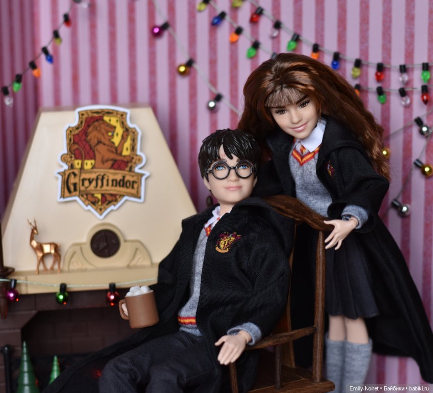 В гостиной Гриффиндора — Куклы Harry Potter (Гарри Поттер) Mattel: Wizarding World (фото 3)
