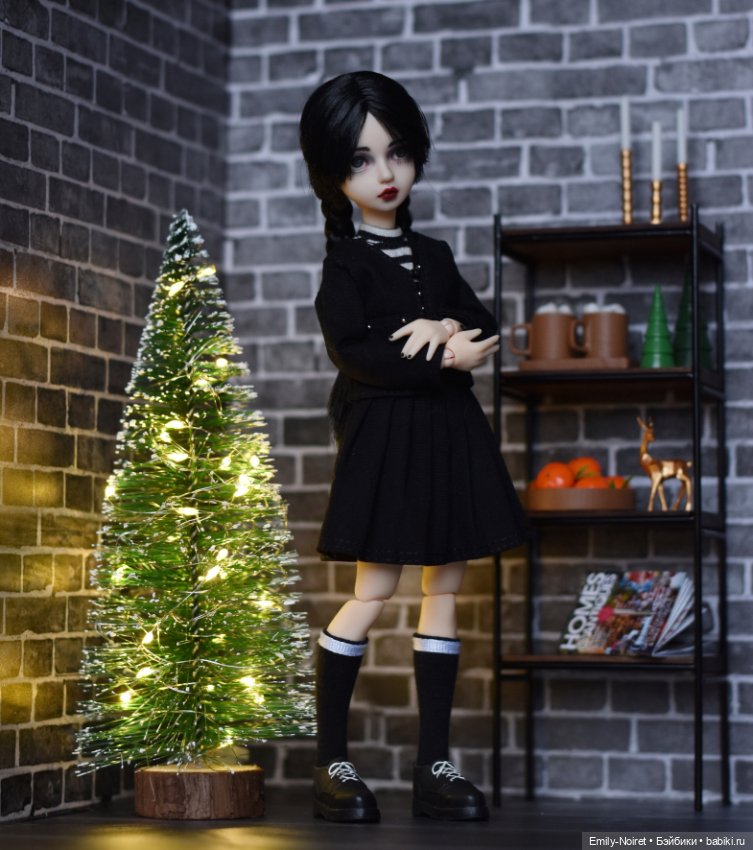 Тёмный вечер: Уэнсдей — ООАК и репейнт игровых кукол: Bratz (фото 5)