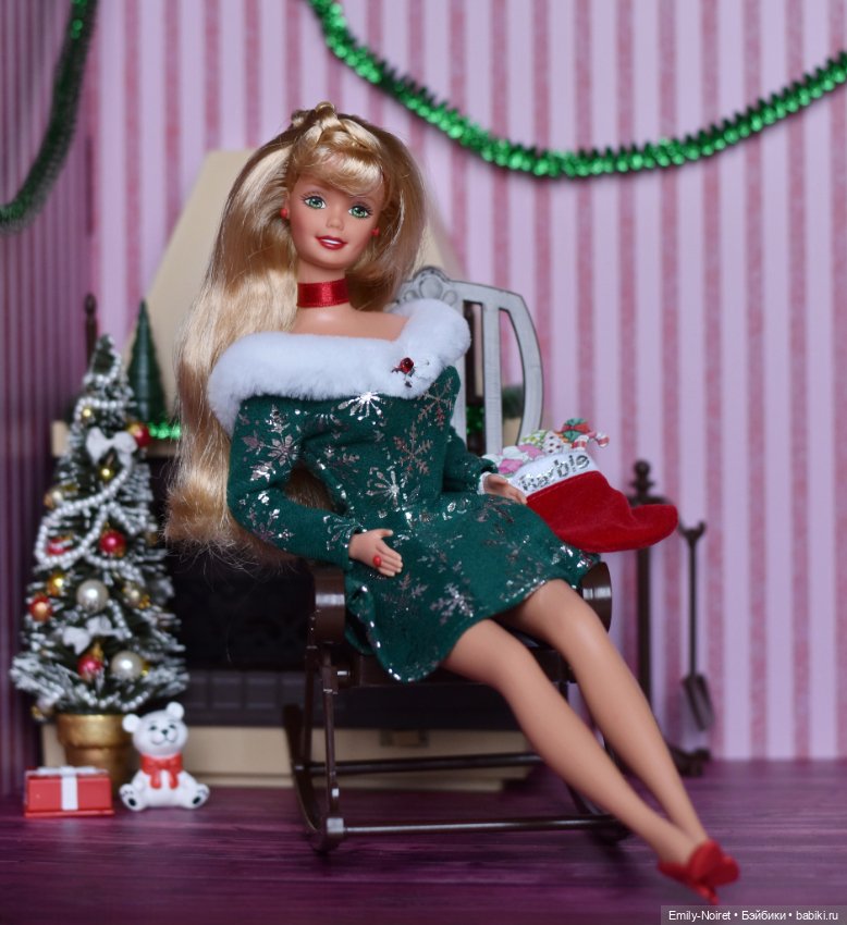 Festive Season Barbie — Куклы Barbie (Барби): Looks (фото 3)