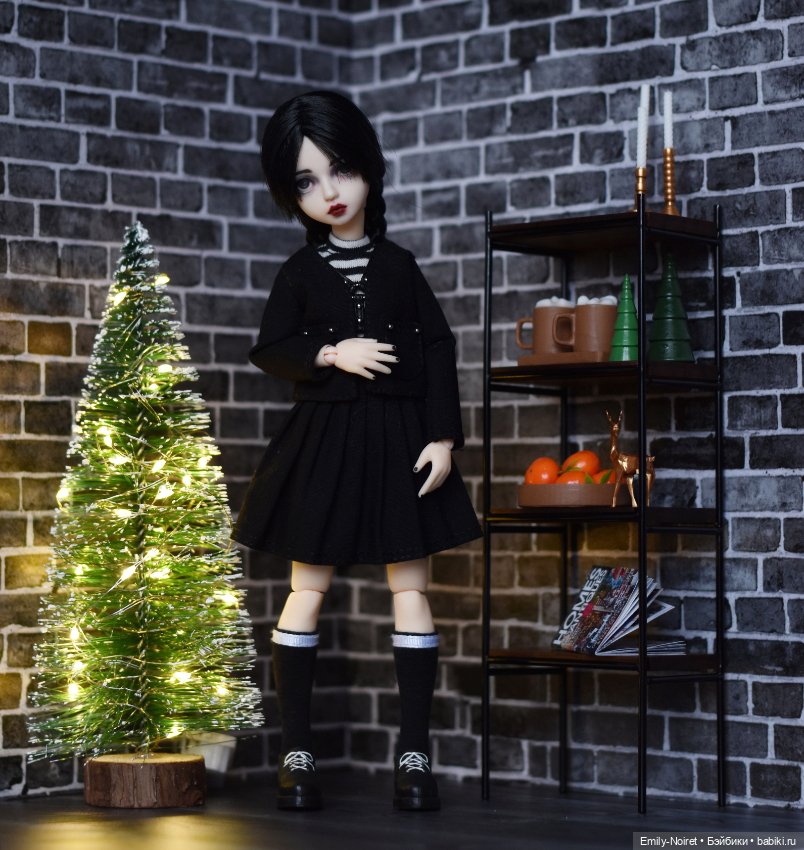 Тёмный вечер: Уэнсдей — ООАК и репейнт игровых кукол: Bratz