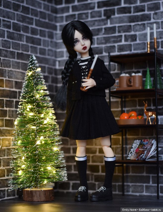 Тёмный вечер: Уэнсдей — ООАК и репейнт игровых кукол: Bratz (фото 3)