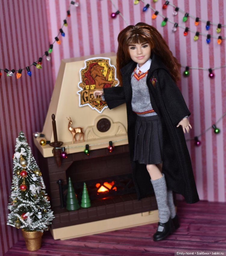 В гостиной Гриффиндора — Куклы Harry Potter (Гарри Поттер) Mattel: Wizarding World (фото 6)