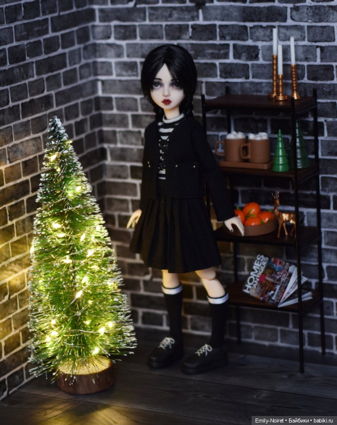 Тёмный вечер: Уэнсдей — ООАК и репейнт игровых кукол: Bratz (фото 2)